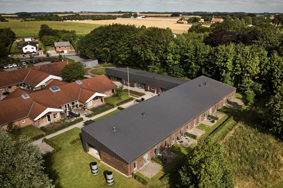 Materialer i smukt samspil, Engparken 1, 9500 Rørbæk